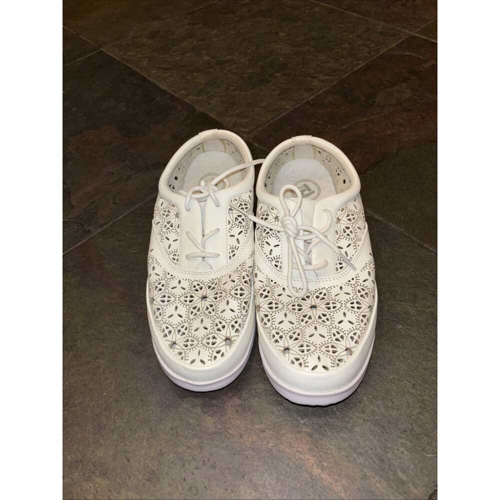 Propet Harper White Shoes 7.5 Wide Leather Tie 4E (XX) Floral Perforation Women